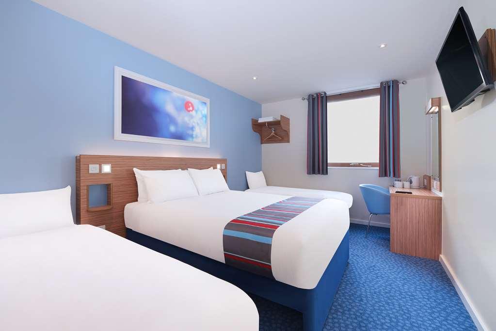 Travelodge Kingston Upon Thames Central Лондон Номер фото